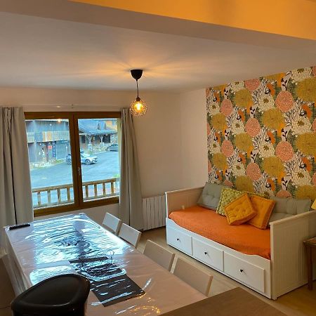 Appartement Le Fleuri Ensoleille De Guzet à Ustou Extérieur photo