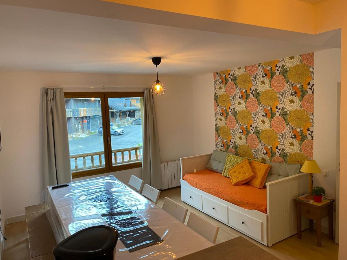 Appartement Le Fleuri Ensoleille De Guzet à Ustou Extérieur photo